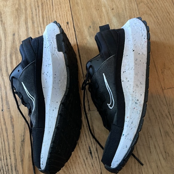 Like New Black Nikes - Picture 3 of 6